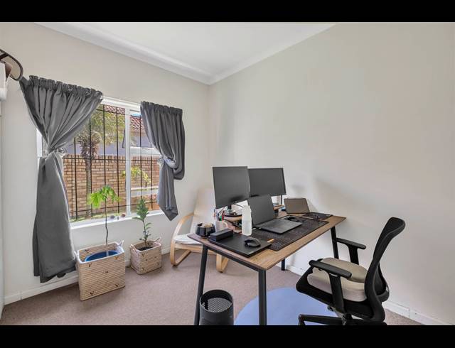 3 BEDROOM TOWNHOUSE FOR SALE IN LINDEN